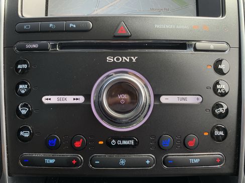 Used 2017 Ford Explorer Platinum image 29