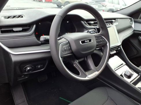 New 2026 Jeep Grand Cherokee Laredo AWD/4WD image 6