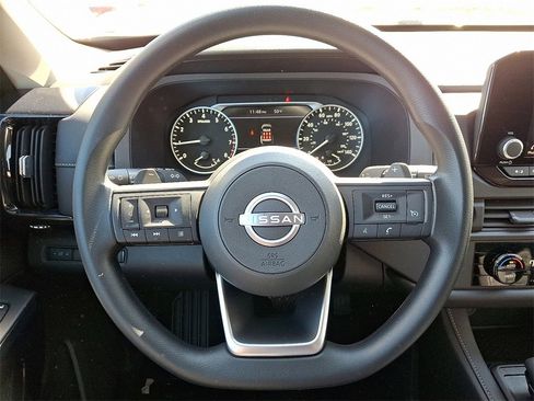 New 2025 Nissan Pathfinder S image 11