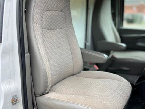 Used 2013 Chevrolet Express 3500 Extended image 17