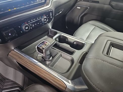 Used 2022 Chevrolet Silverado 1500 RST AWD/4WD image 30