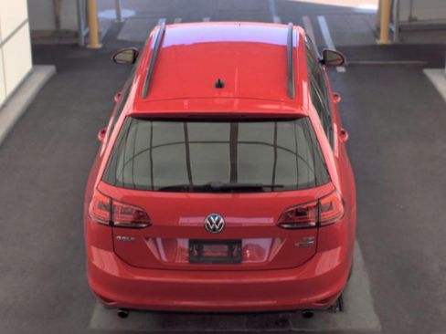 Used 2017 Volkswagen Golf S AWD/4WD image 4