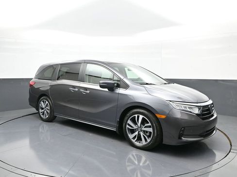 Certified 2022 Honda Odyssey Touring image 4