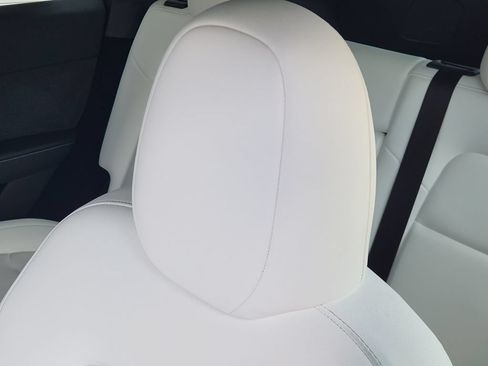 Used 2023 Tesla Model Y Long Range AWD/4WD image 23
