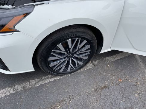 Used 2025 Nissan Altima 2.5 SV image 29