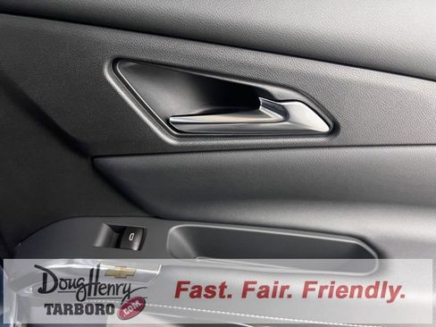 New 2026 Chevrolet Traverse LT w/ Driver Confidence Package image 39