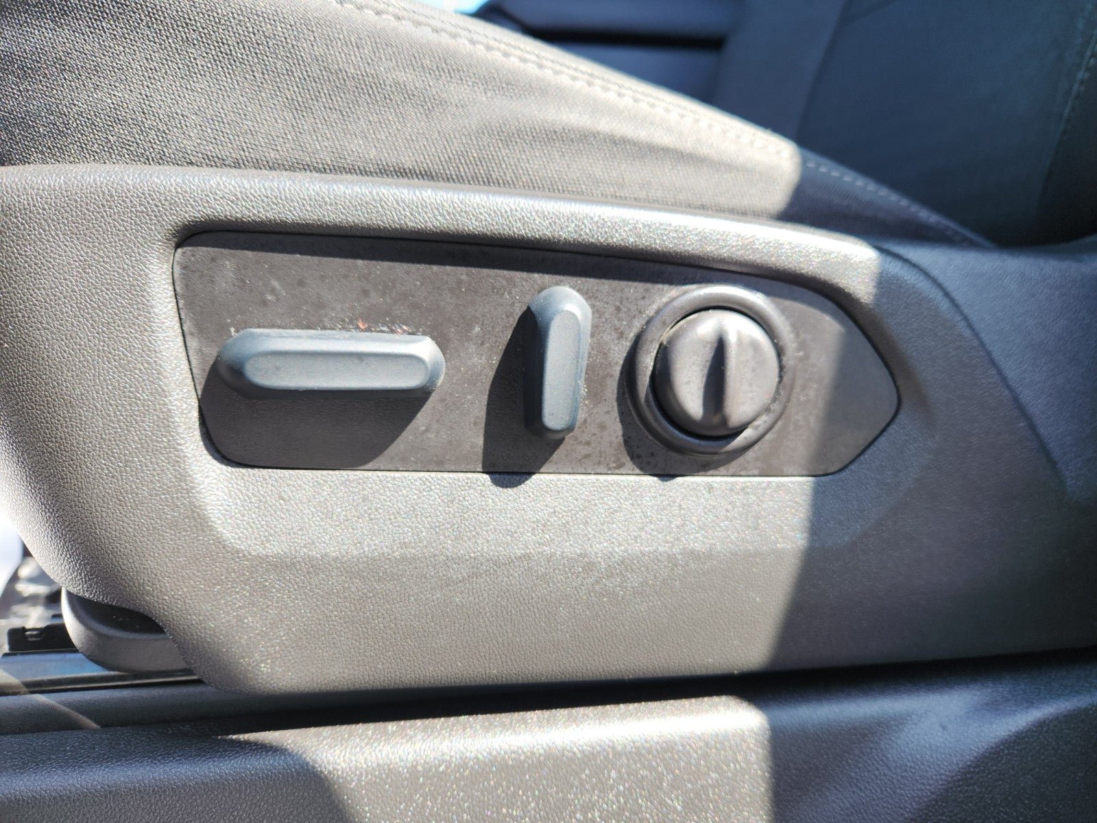 Used 2022 Chevrolet Silverado 1500 RST AWD/4WD image 33