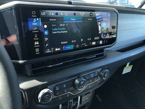 New 2026 Jeep Gladiator Sport AWD/4WD image 19