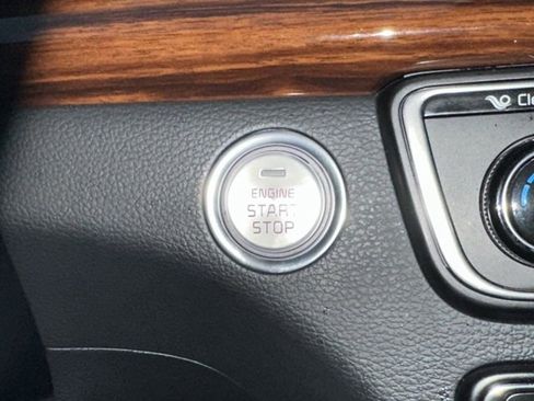 Used 2019 Kia Cadenza Technology image 37