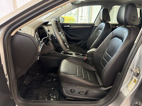 Used 2021 Volkswagen Jetta SEL Premium FWD image 5