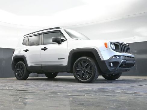Used 2019 Jeep Renegade Sport image 32