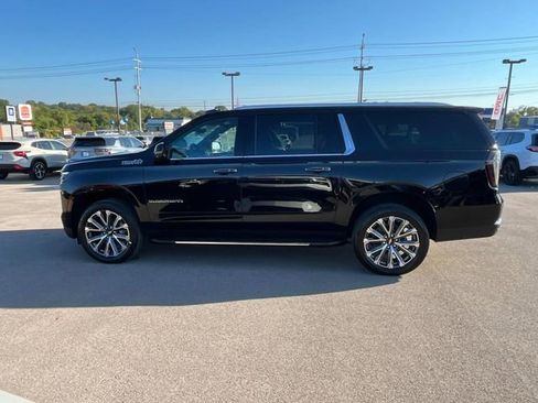 New 2026 Chevrolet Suburban High Country w/ Sun And Tow Package image 9