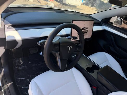 Used 2022 Tesla Model 3 Long Range AWD/4WD image 19