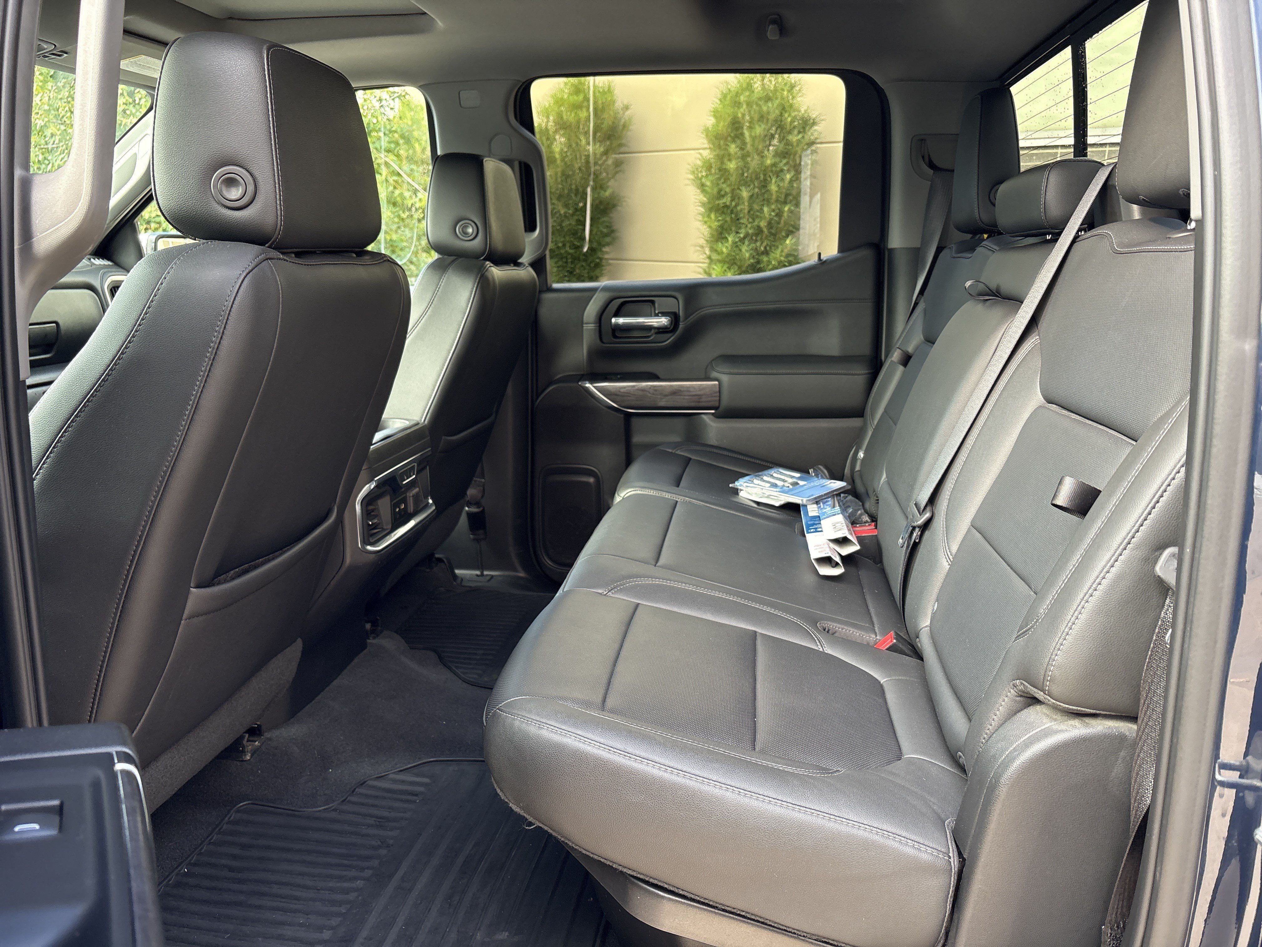 Used 2019 Chevrolet Silverado 1500 LTZ w/ LTZ Premium Package AWD/4WD image 30