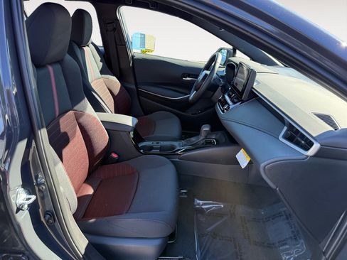 Used 2025 Toyota Corolla SE image 19