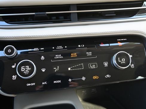 Used 2023 INFINITI QX60 Luxe w/ Cargo Package AWD/4WD image 30
