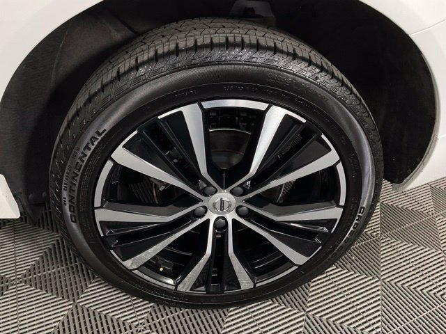 Used 2024 Volvo XC60 B5 Plus w/ Protection Package Premier AWD/4WD image 40