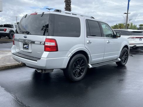 Used 2017 Ford Expedition Limited AWD/4WD image 3