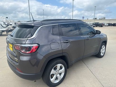 Used 2021 Jeep Compass Latitude w/ Convenience Group AWD/4WD image 7