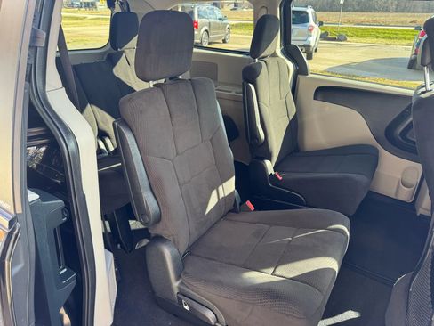 Used 2012 Dodge Grand Caravan SXT w/ Security Group FWD image 14