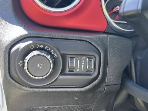 Used 2019 Jeep Wrangler Unlimited Rubicon AWD/4WD image 34