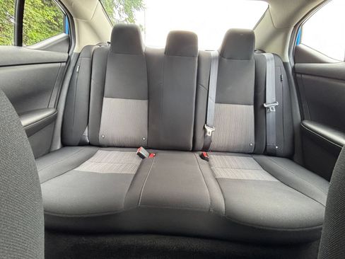 Used 2025 Nissan Sentra SV FWD image 36