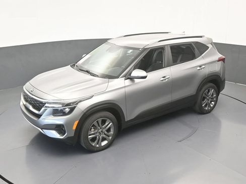 Used 2021 Kia Seltos S FWD image 41