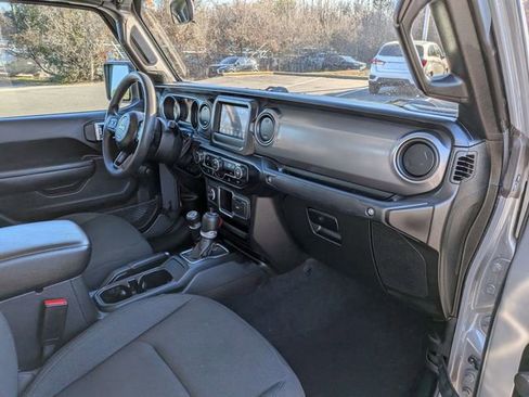 Used 2023 Jeep Gladiator Sport image 32
