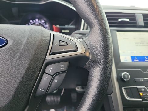 Used 2020 Ford Fusion SE image 23