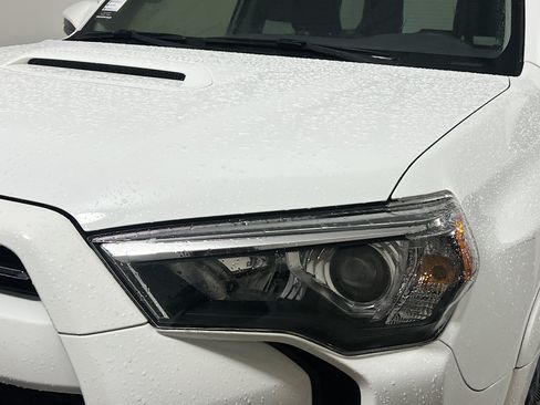 Used 2024 Toyota 4Runner TRD Off-Road Premium w/ Moonroof Package AWD/4WD image 10