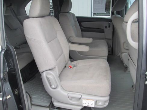 Used 2016 Honda Odyssey LX image 13