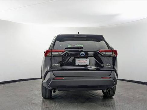 Used 2021 Toyota RAV4 LE AWD/4WD image 7