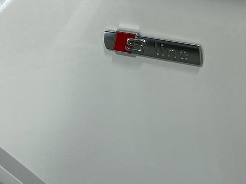 Used 2025 Audi Q5 2.0T Premium image 6