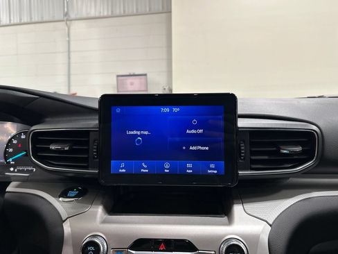 Certified 2021 Ford Explorer XLT w/ Equipment Group 202A AWD/4WD image 18