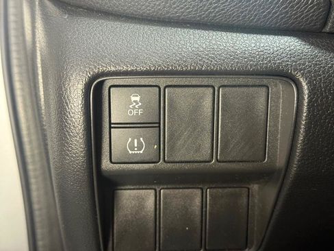 Used 2018 Honda CR-V LX image 29