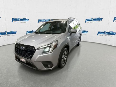 Used 2023 Subaru Forester Premium AWD/4WD image 5
