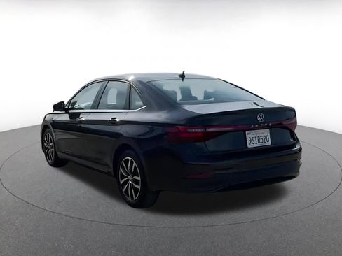 Used 2025 Volkswagen Jetta SE image 10