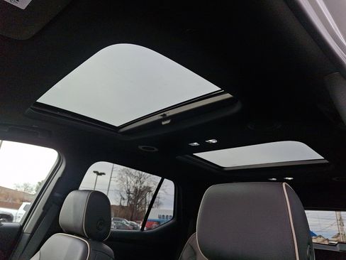 Certified 2023 Chevrolet Traverse Premier w/ Redline Edition image 15