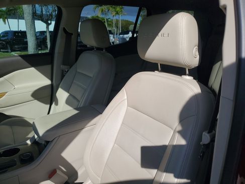 Used 2018 GMC Acadia Denali w/ Technology Package image 9