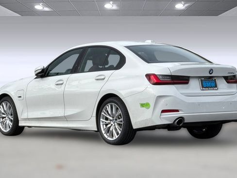 Certified 2023 BMW 330e 330e w/ Premium Package image 3
