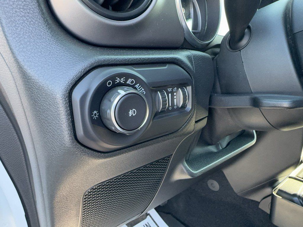 Used 2018 Jeep Wrangler Unlimited Sport S AWD/4WD image 19