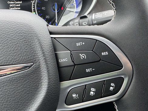 New 2026 Chrysler Pacifica Select FWD image 21