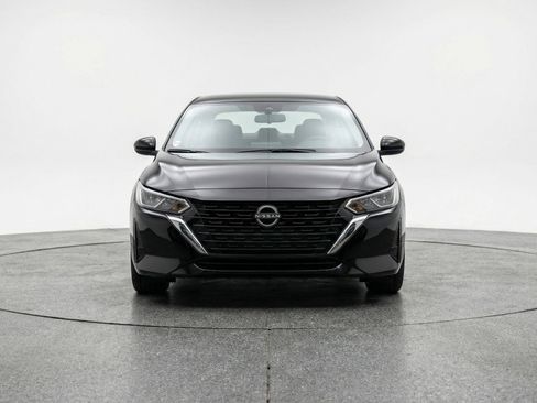 Used 2025 Nissan Sentra SV FWD image 2