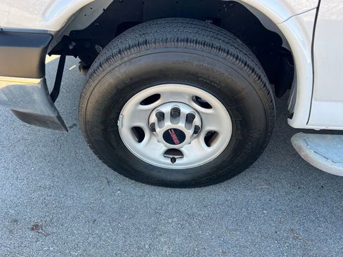 Used 2023 GMC Savana 2500 w/ Driver Convenience Package image 12