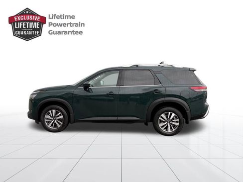 Used 2025 Nissan Pathfinder SL AWD/4WD image 2