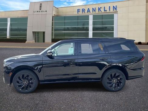 New 2026 Lincoln Navigator Reserve AWD/4WD image 4
