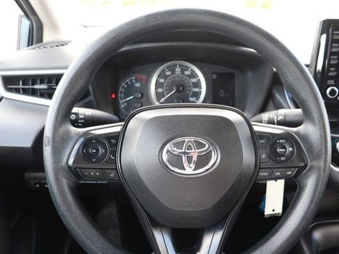 Used 2022 Toyota Corolla LE image 17