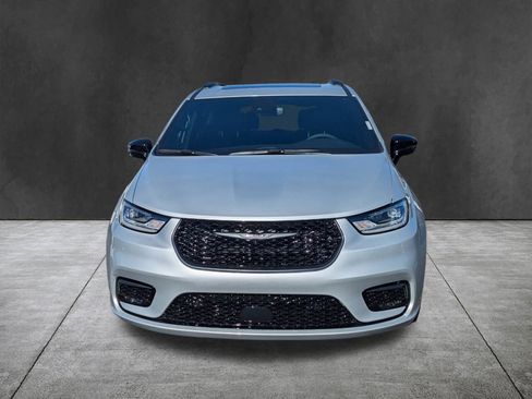 New 2026 Chrysler Pacifica Select image 9