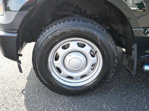 Used 2017 Ford F150 XL w/ Heavy-Duty Payload Package image 12