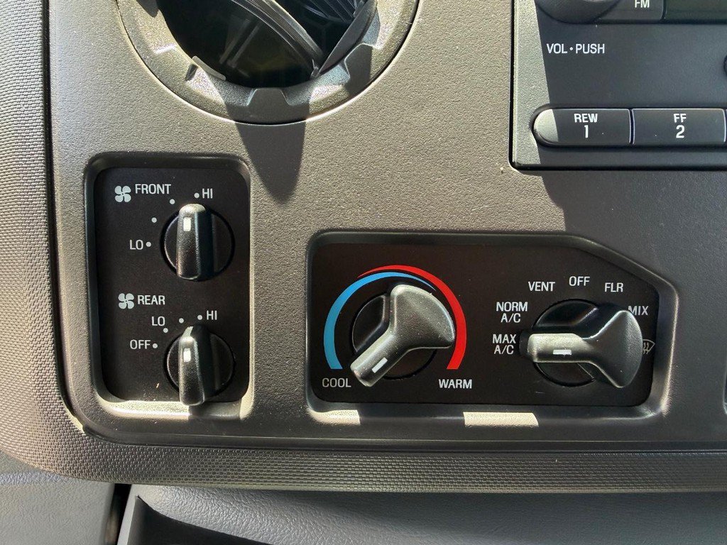 Used 2011 Ford E-350 and Econoline 350 XLT RWD image 33